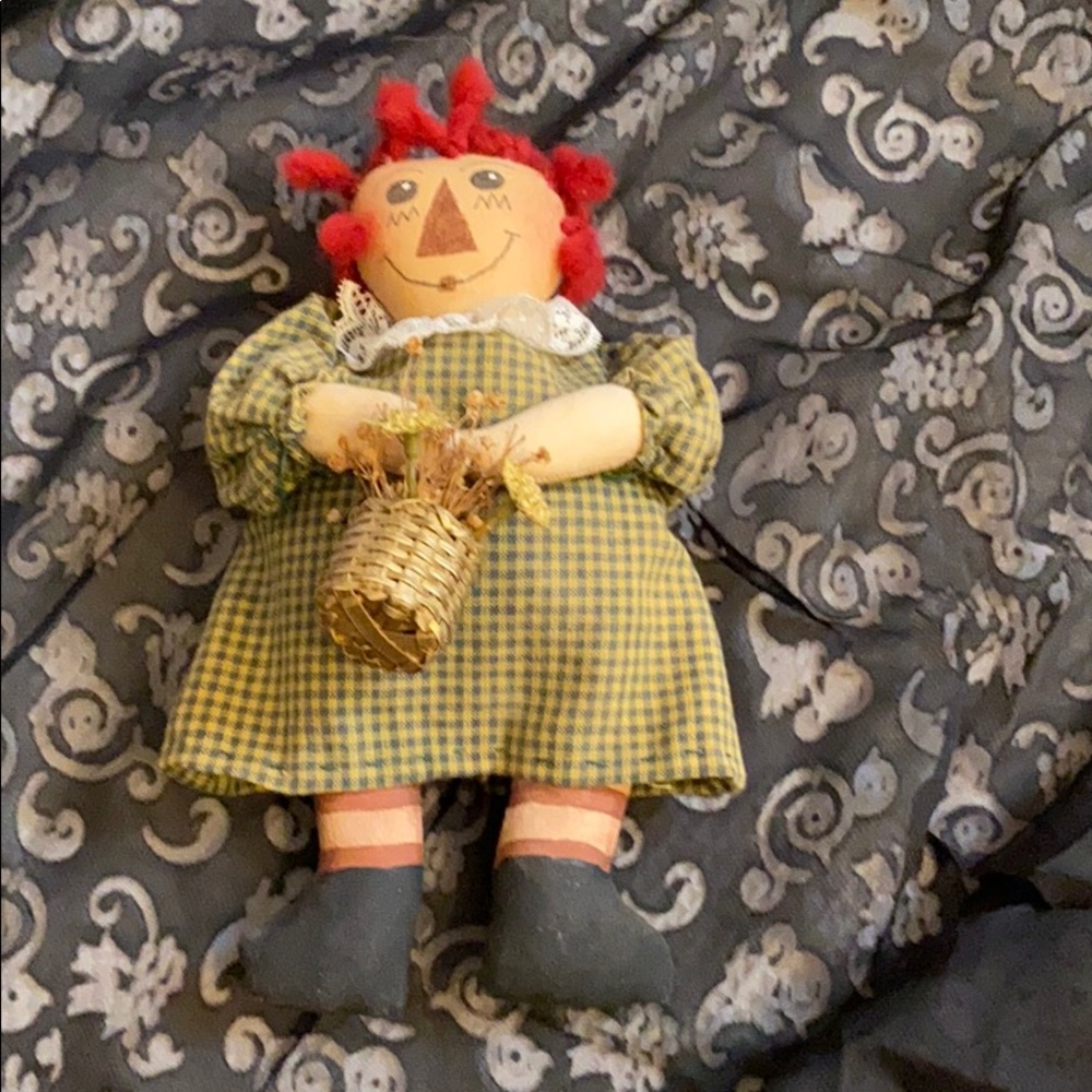 Hand made 8” Folk Art Ragity Anne holding basket with hand knotted ya…